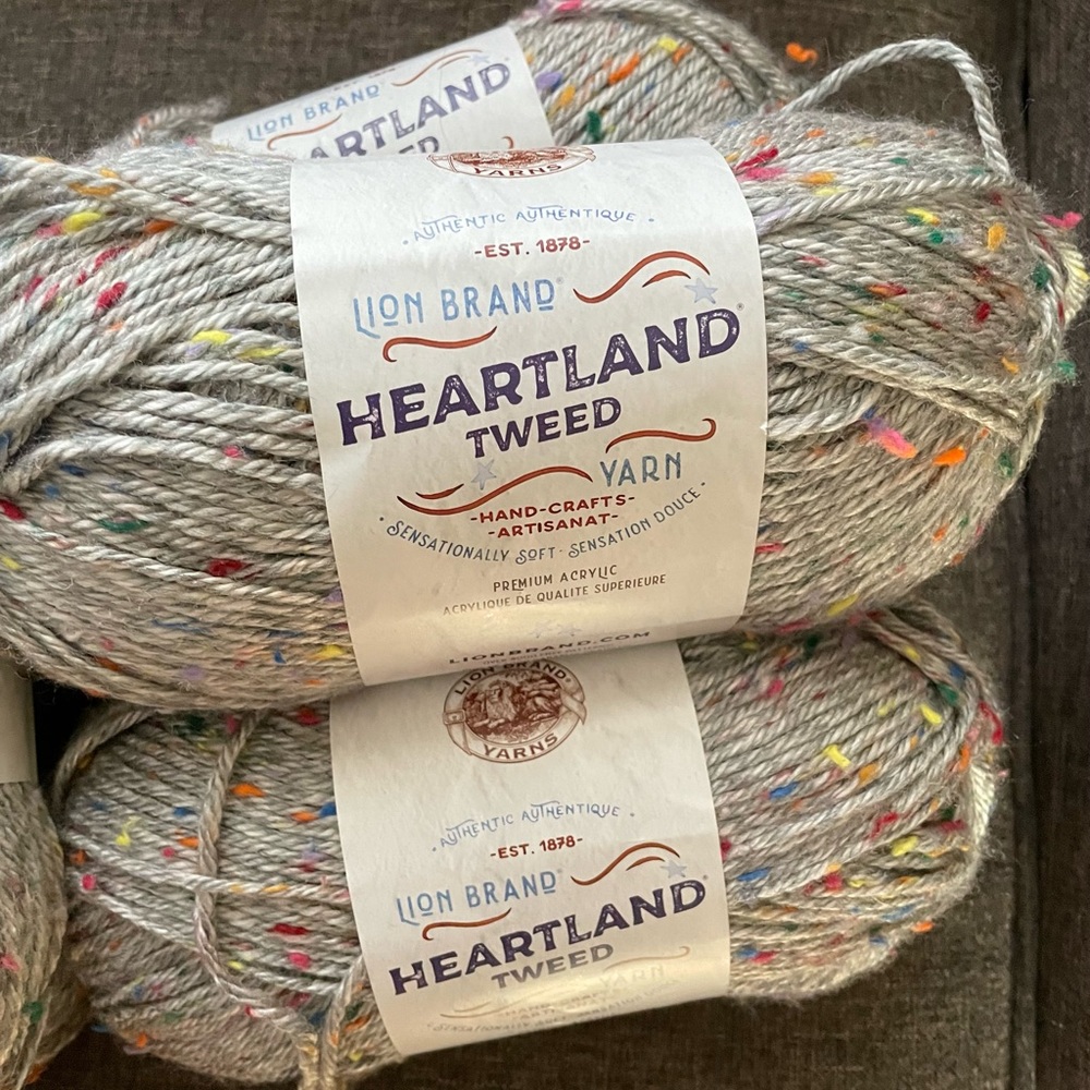 Lion Brand Heartland Tweed Gray Yarn. 1000 yards
